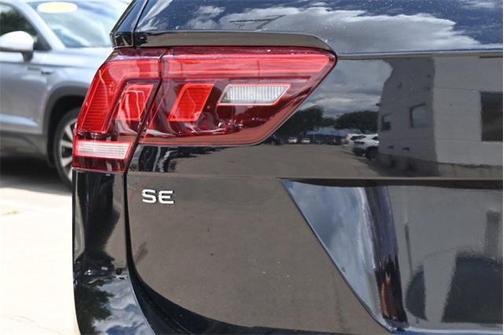2024 Volkswagen Tiguan 2.0T SE R-Line Black