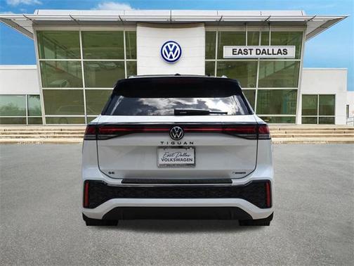 2025 Volkswagen Tiguan 2.0T SE R-Line Black 4MOTION