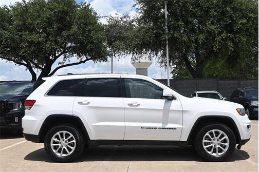2022 Jeep Grand Cherokee Laredo