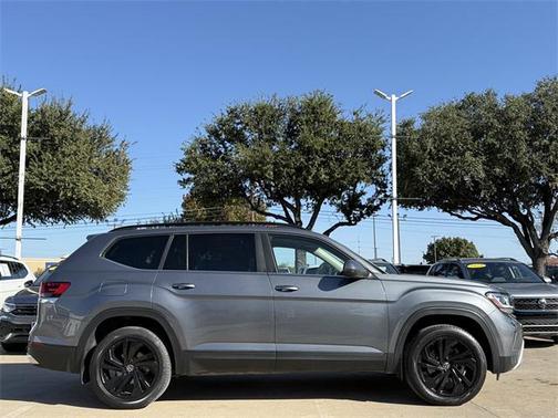2022 Volkswagen Atlas 2.0T SE w/Technology