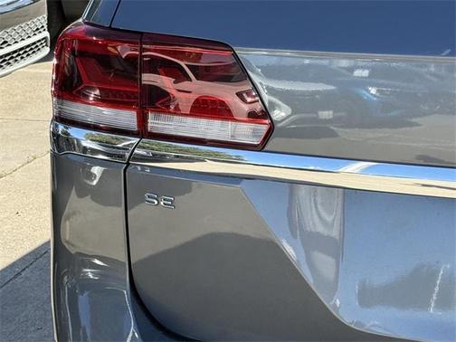 2022 Volkswagen Atlas 2.0T SE w/Technology