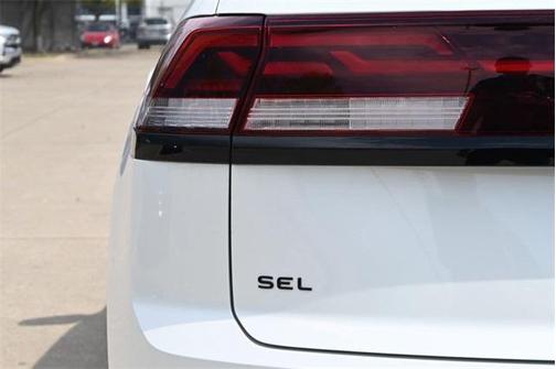 2025 Volkswagen Atlas Cross Sport 2.0T SEL