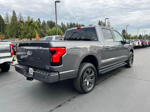 2025 Ford F-150 Lightning Flash