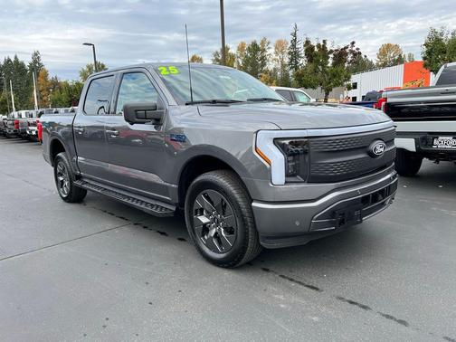 2025 Ford F-150 Lightning Flash