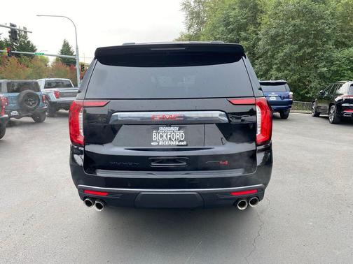 2023 GMC Yukon XL 4WD AT4