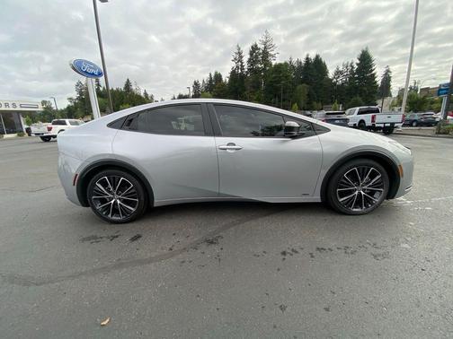 2023 Toyota Prius LE