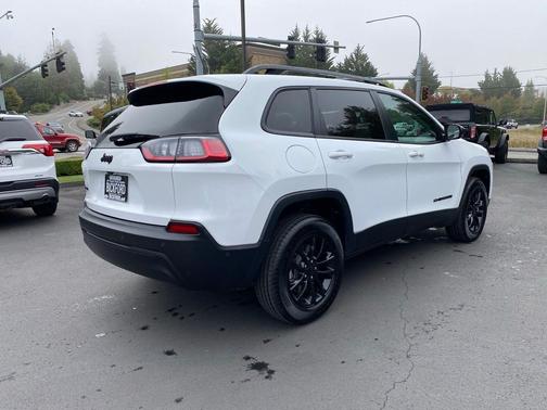 2023 Jeep Cherokee Altitude