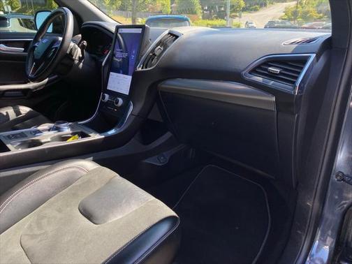 2022 Ford Edge ST