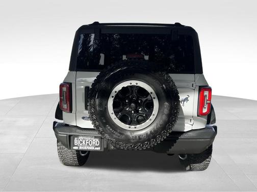 Oxford White 2022 Ford Bronco Badlands