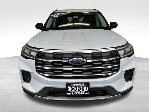 Star White Metallic Tri-Coat 2026 Ford Explorer Active
