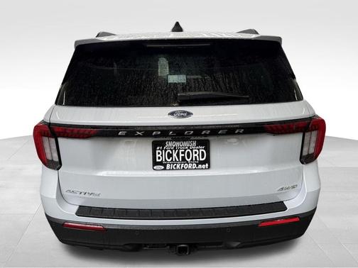 Space White Metallic 2026 Ford Explorer Active