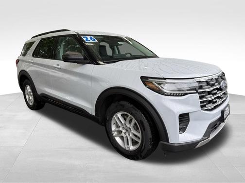 Space White Metallic 2026 Ford Explorer Active