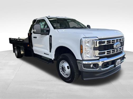 Oxford White 2025 Ford F-350 XL