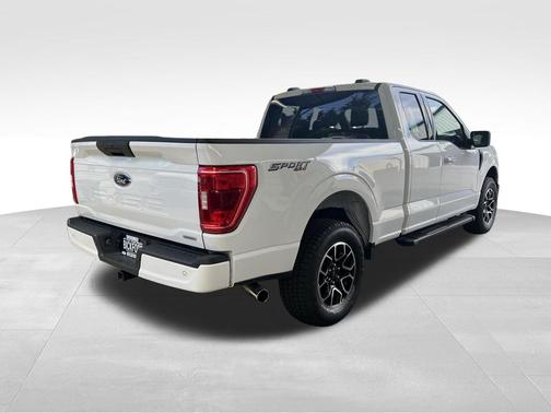 Oxford White 2023 Ford F-150 XLT