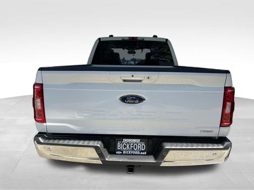 Oxford White 2022 Ford F-150 XLT