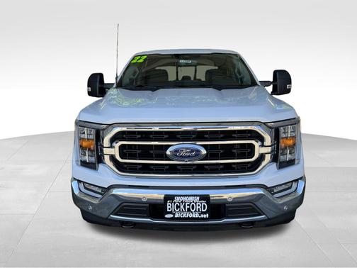 Oxford White 2022 Ford F-150 XLT