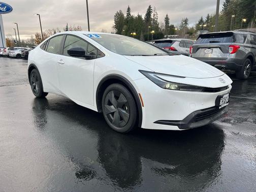 2023 Toyota Prius LE