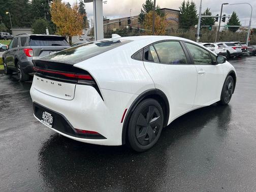 2023 Toyota Prius LE