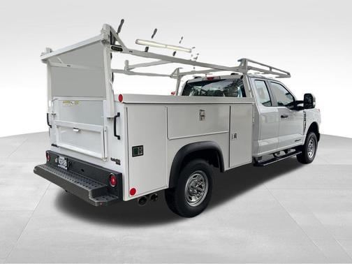 Oxford White 2025 Ford F-350 XL