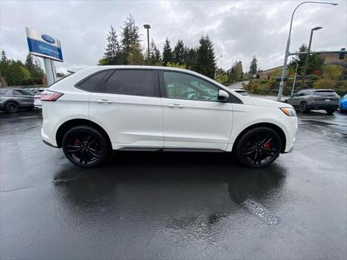 2022 Ford Edge ST