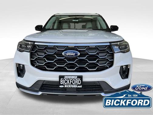 Star White Metallic Tri-Coat 2026 Ford Explorer Platinum