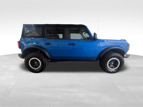 Velocity Blue Metallic 2021 Ford Bronco Black Diamond