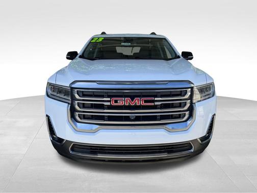 Summit White 2023 GMC Acadia AT4
