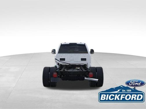 Oxford White 2025 Ford F-450 XL