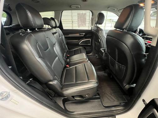 Glacial White Pearl 2021 Kia Telluride LX