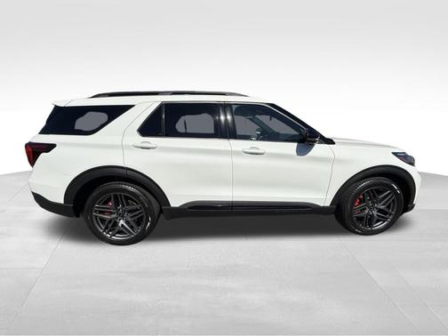 Space White Metallic 2025 Ford Explorer ST 4WD