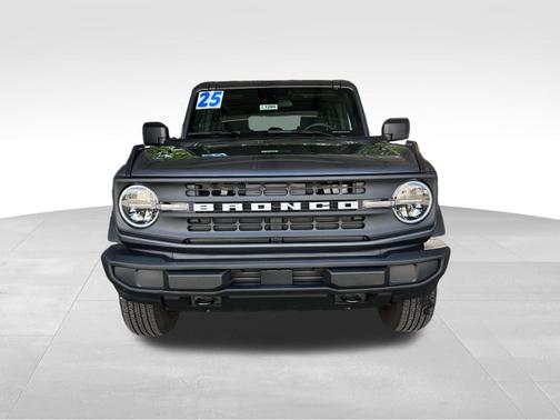 Carbonized Gray Metallic 2025 Ford Bronco Base