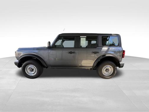 Carbonized Gray Metallic 2025 Ford Bronco Base