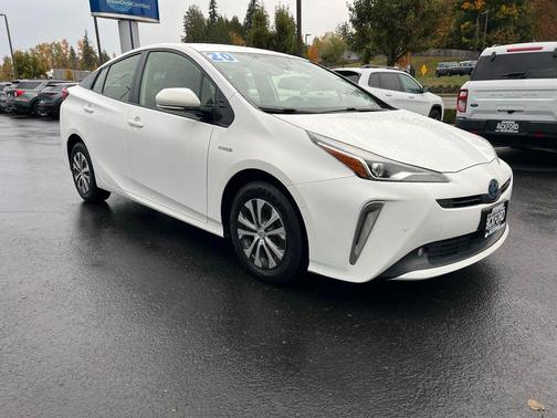 2020 Toyota Prius LE