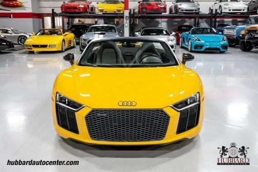 Vegas Yellow/Black Roof 2017 Audi R8 V10 quattro AWD