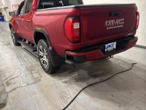 2023 GMC Canyon AT4