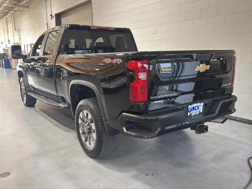 2022 Chevrolet Silverado 2500 Custom