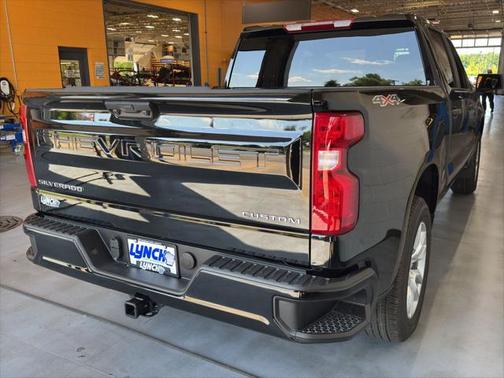 2025 Chevrolet Silverado 1500 Custom