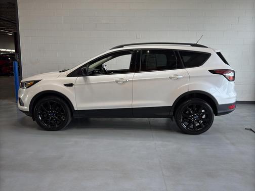 WHITE PLATINUM MET TRI-COAT 2018 Ford Escape SE