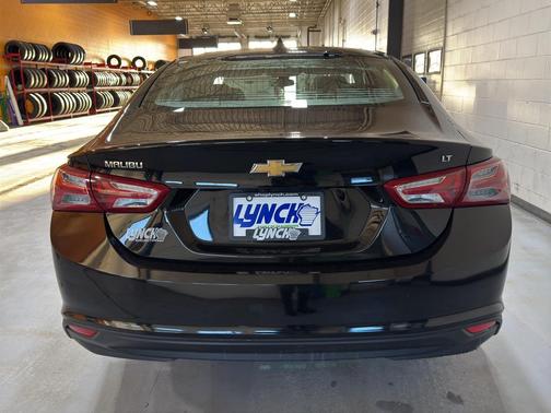 2022 Chevrolet Malibu FWD LT