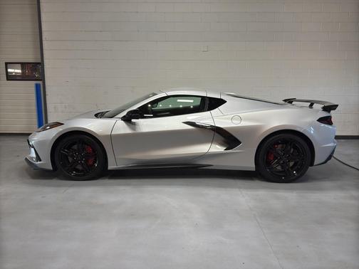 2026 Chevrolet Corvette Stingray w/2LT