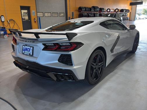 2026 Chevrolet Corvette Stingray w/2LT