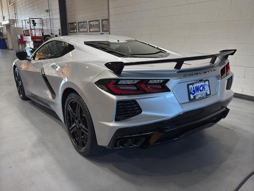 2026 Chevrolet Corvette Stingray w/2LT