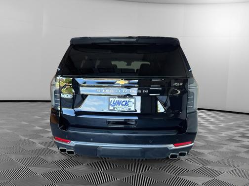 Black 2025 Chevrolet Suburban 4WD High Country