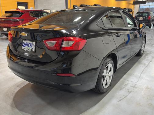 2018 Chevrolet Cruze LS