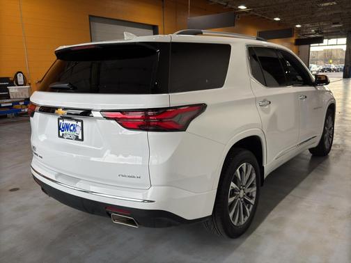 Summit White 2023 Chevrolet Traverse Premier