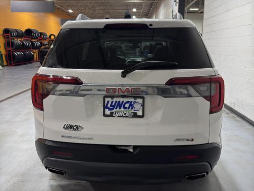 2022 GMC Acadia AT4