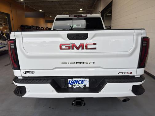 2024 GMC Sierra 2500 AT4