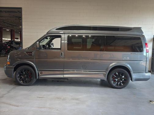 2025 Chevrolet Express 2500 RWD 2500 Regular Wheelbase WT