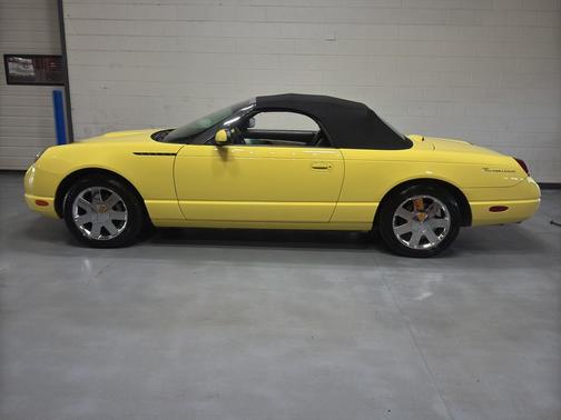 2002 Ford Thunderbird Deluxe
