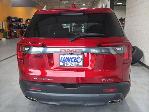 2023 GMC Acadia AWD AT4